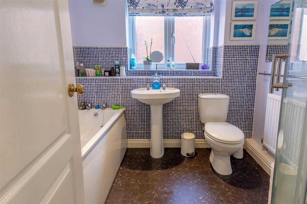 Bathroom DSC 5079-HDR copy.jpg