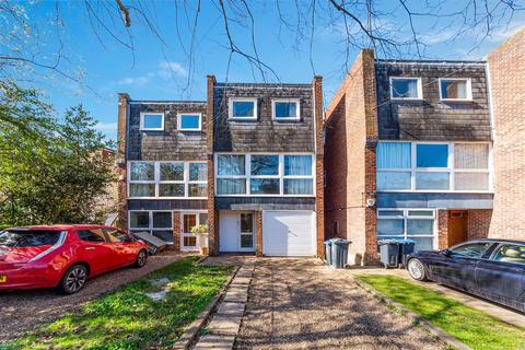 83 Lambton Road, Raynes Park, London, SW20 0LW