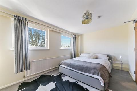83 Lambton Road, Raynes Park, London, SW20 0LW