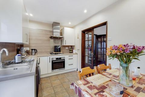 22 Launcelot Road, Bromley, BR1 5DR