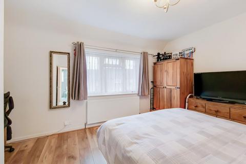 22 Launcelot Road, Bromley, BR1 5DR
