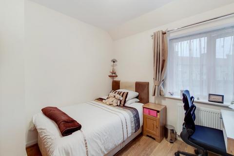 22 Launcelot Road, Bromley, BR1 5DR