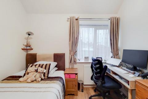 22 Launcelot Road, Bromley, BR1 5DR