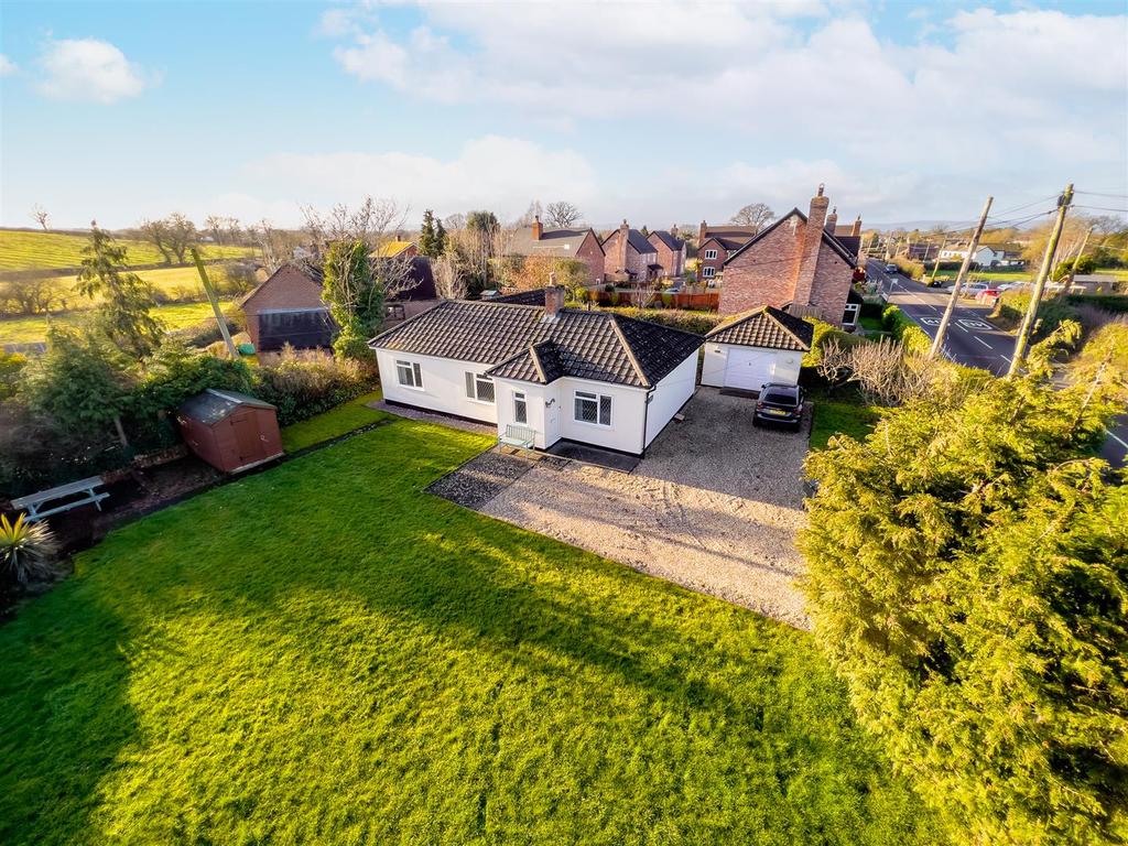 Dudleston Heath, Ellesmere 3 bed bungalow £275,000