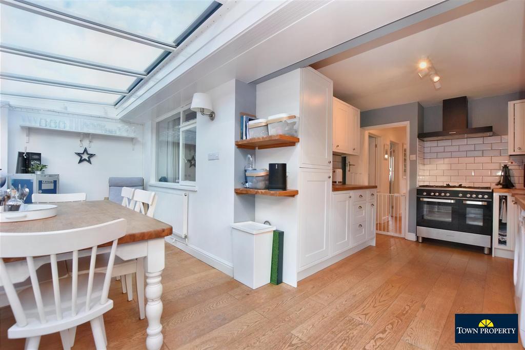 Selmeston Road, Eastbourne 2 bed semidetached bungalow £350,000