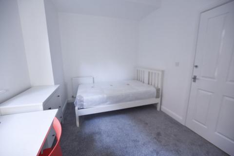 5 bedroom apartment to rent, London Road, Leicester