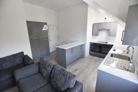 5 bedroom apartment to rent, London Road, Leicester