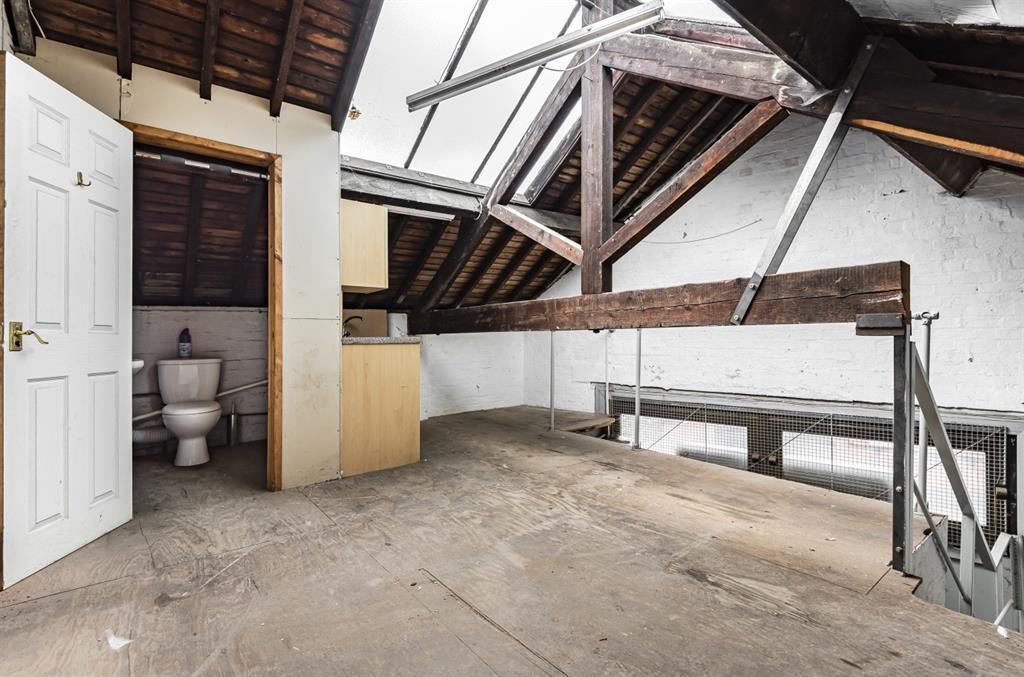 Manchester Road, Off Chilham Road... House £650 pcm (£150 pw)