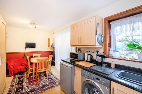13 Windsor Avenue, London, E17 5NL