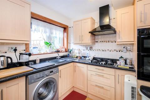 13 Windsor Avenue, London, E17 5NL