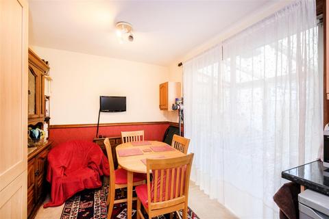 13 Windsor Avenue, London, E17 5NL