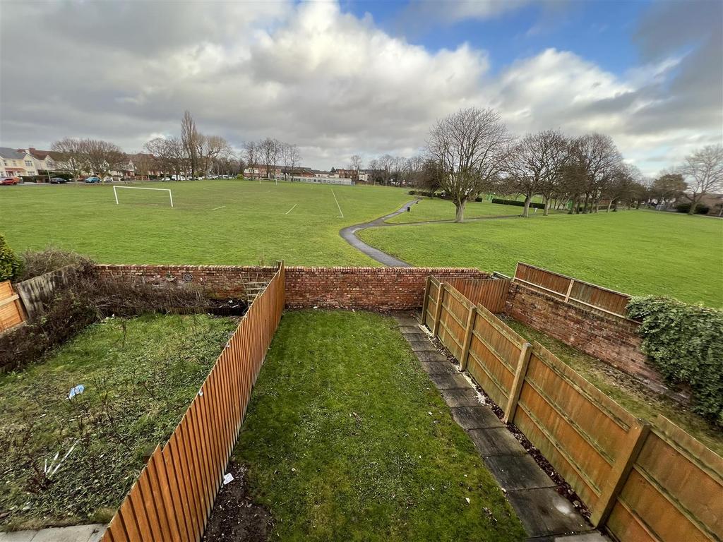 Longfellow Drive, New Ferry, Wirral 3 bed terraced house for sale £