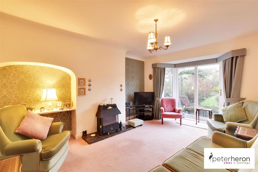 Seaburn Gardens, Seaburn, Sunderland 3 bed semidetached house £325,000