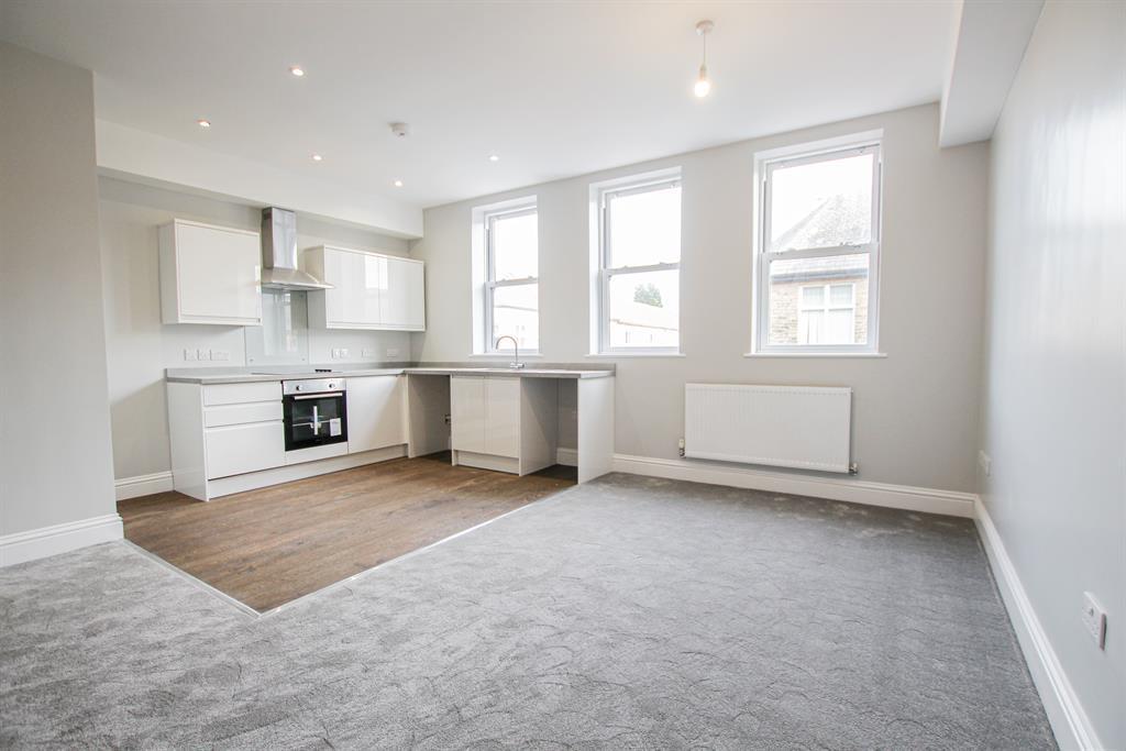 A Market Cross, Selby 2 bed duplex £850 pcm (£196 pw)