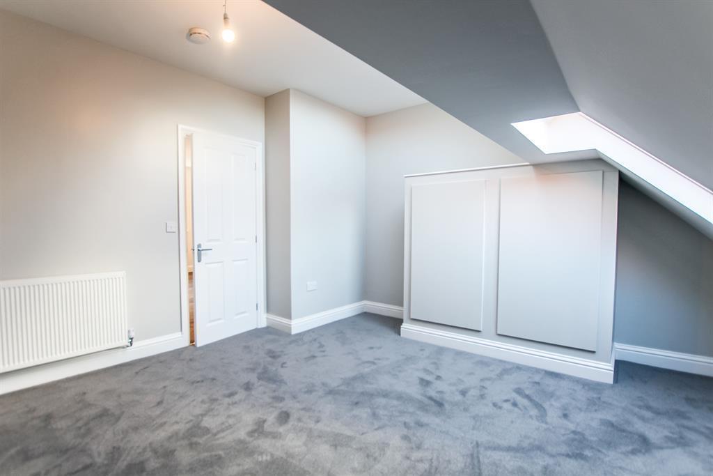 Market Cross, Selby 2 bed flat £800 pcm (£185 pw)
