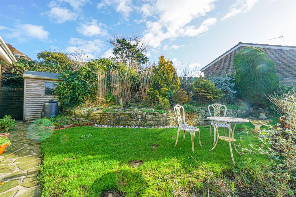 Fern Road, St. LeonardsOnSea 3 bed semidetached bungalow £300,000