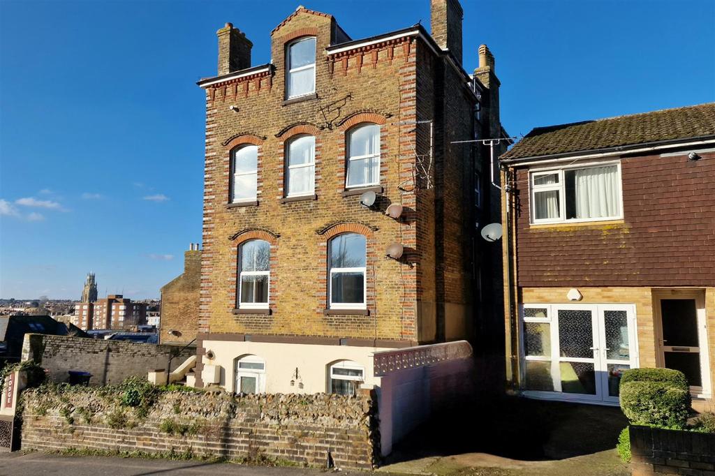 Avenue Road, Ramsgate 2 bed apartment £775 pcm (£179 pw)