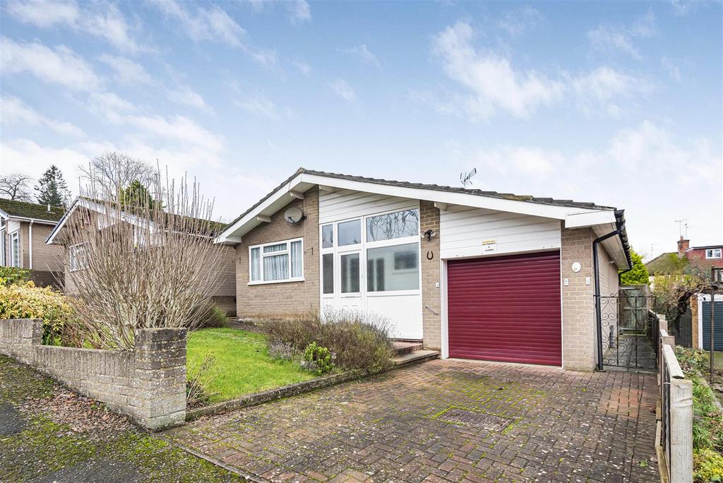 Brill Close, Caversham, Reading Rg4 7RD 2 bed bungalow for sale £490,000
