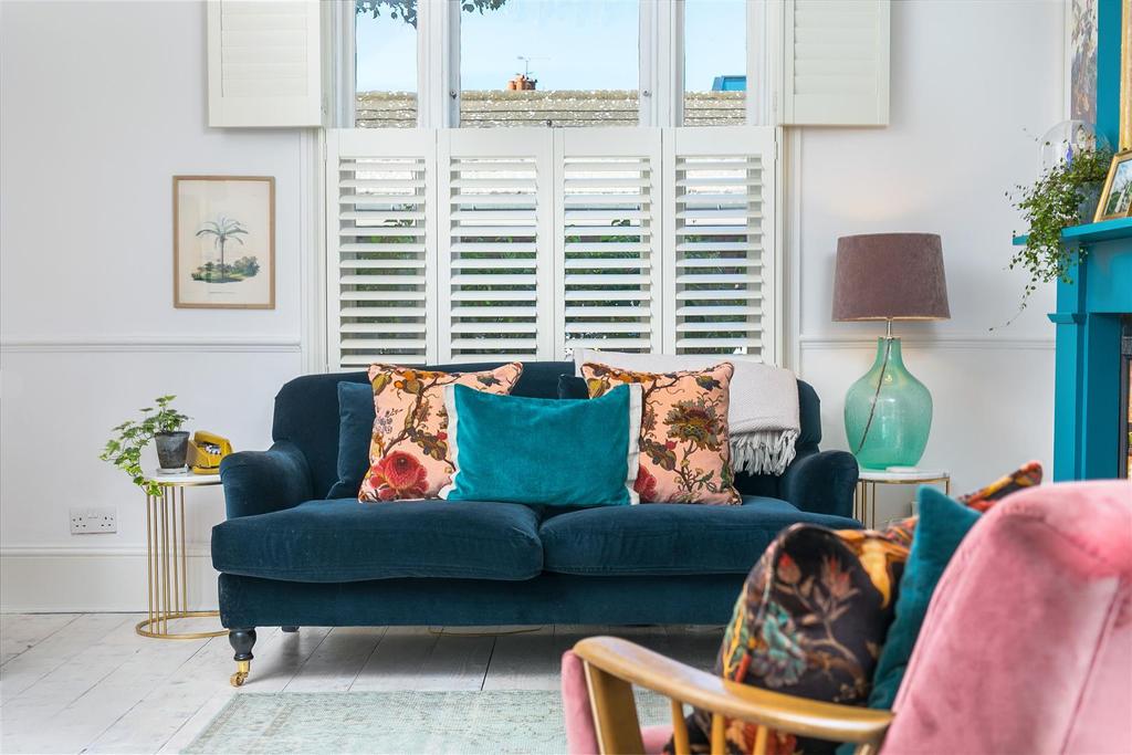 Charles Street, Barnes, SW13 3 bed terraced house £1,225,000