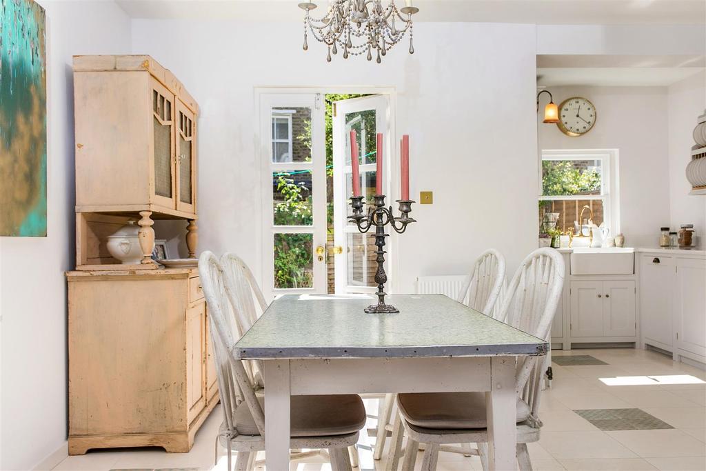 Charles Street, Barnes, SW13 3 bed terraced house £1,225,000