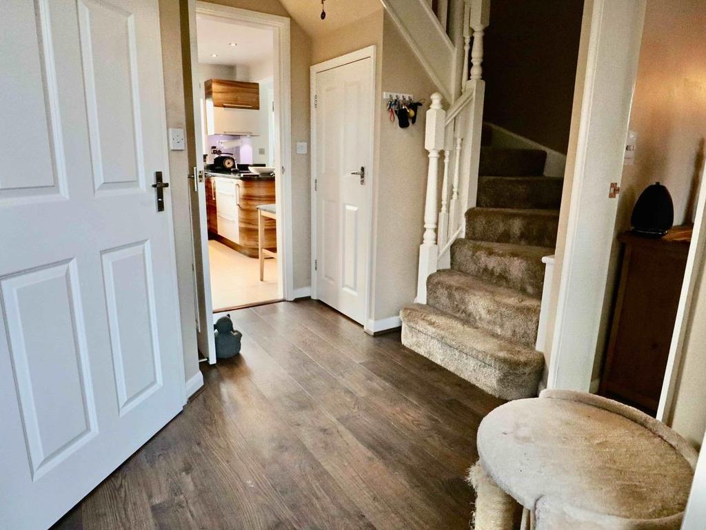 Hallway1.jpg