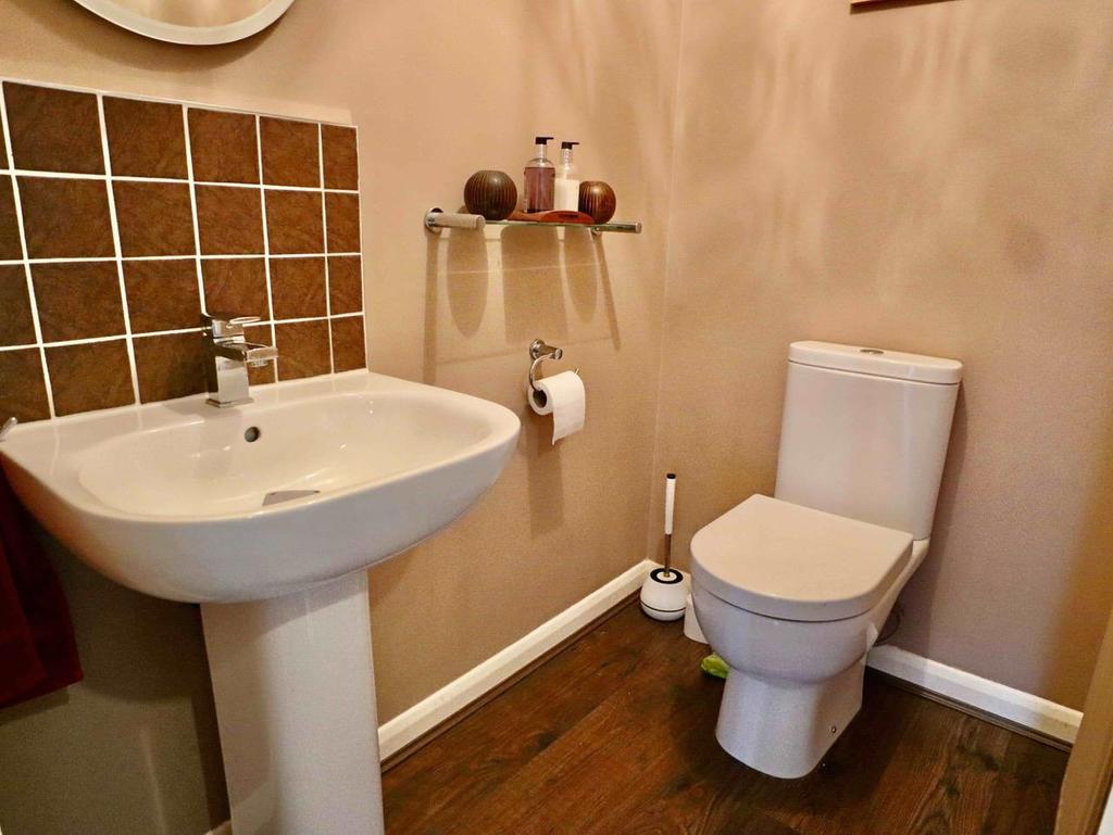 Toilet.jpg