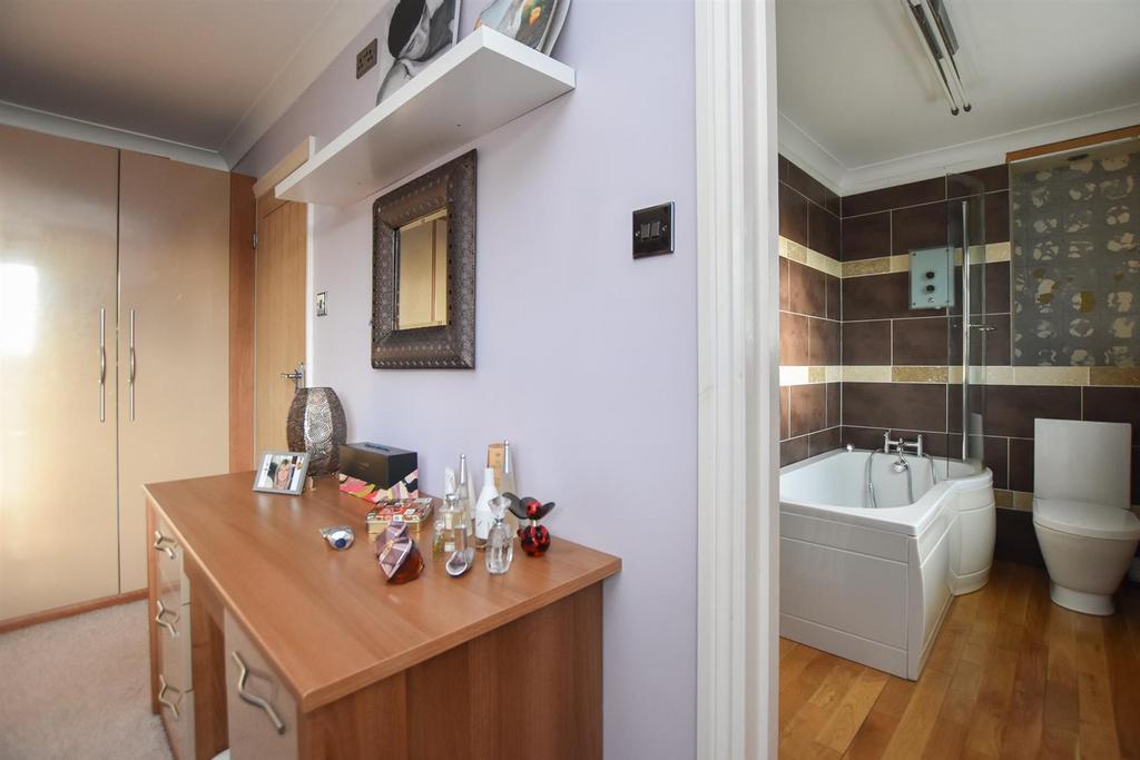 Bedroom/ensuite