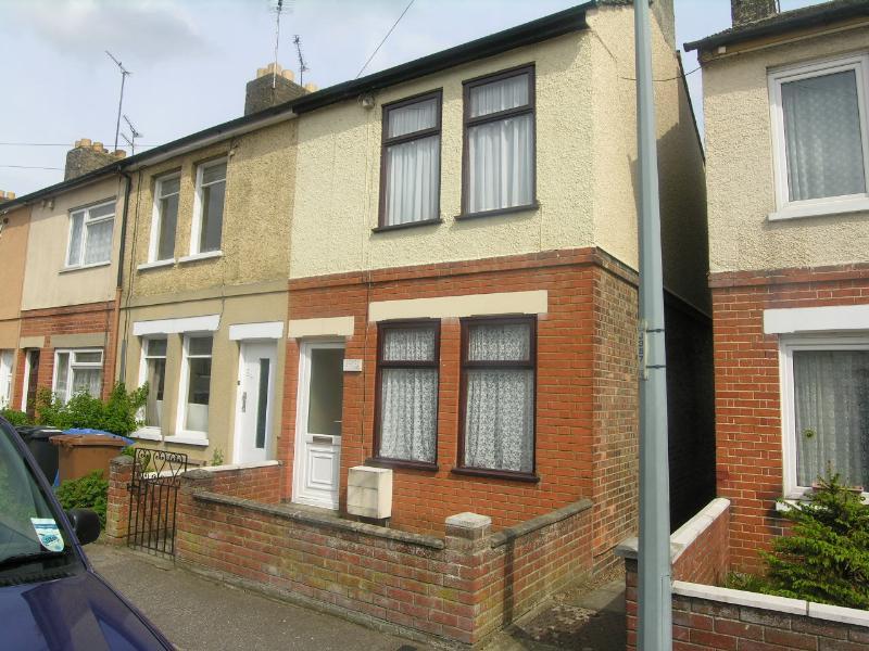 KINGSTON ROAD, IPSWICH 3 bed terraced house £750 pcm (£173 pw)