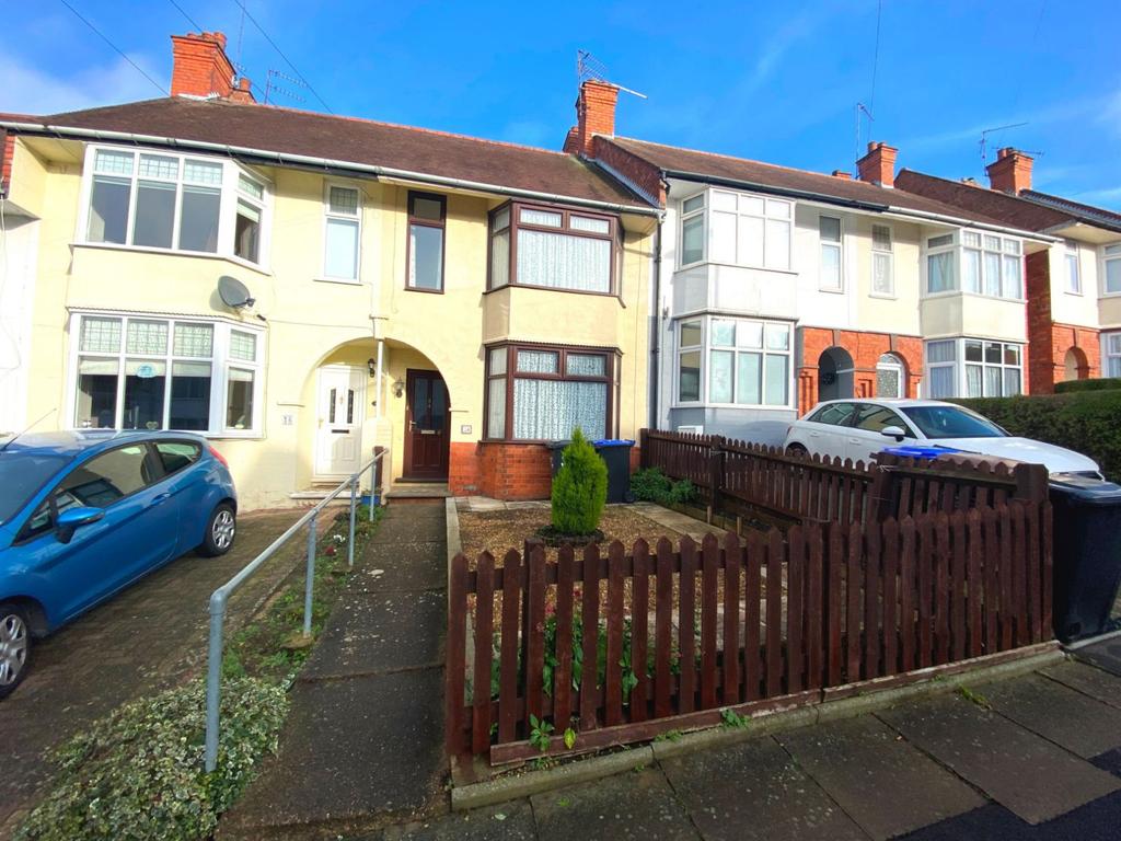 Highlands Avenue, Spinney Hill, Northampton NN3 6BG 3 bed terraced