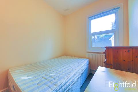 3 bedroom flat to rent, Ditchling Road, Brighton