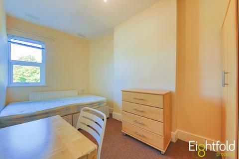 3 bedroom flat to rent, Ditchling Road, Brighton