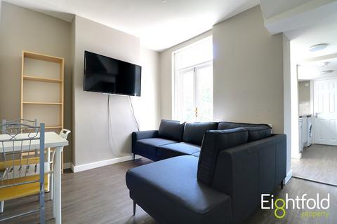 6 bedroom terraced house to rent - Old Shoreham Road, Brighton