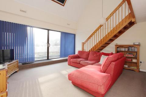 1 bedroom apartment for sale, Stuart Court, Kingsway Gardens, Andover, SP10