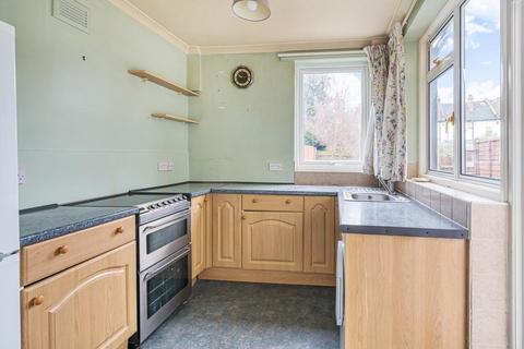 26 Faversham Road, Beckenham, BR3 3PN
