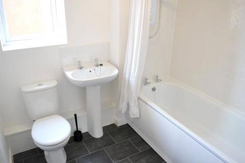 2 bedroom flat to rent, Stockport Road, Grove Village, Greater Manchester, M13