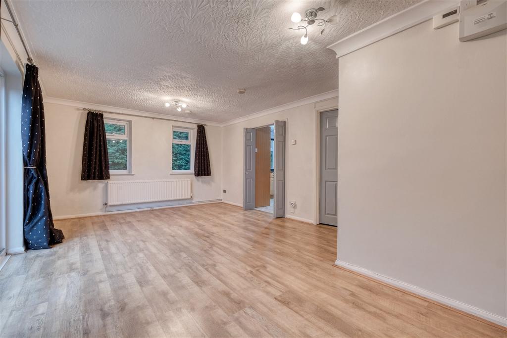 Chesworth Road, Harwood Park, Bromsgrove, B60 2HF 4 bed detached house
