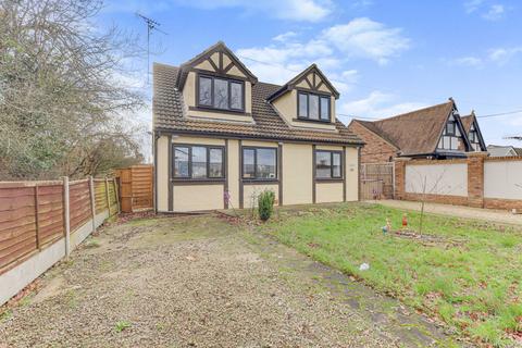4 bedroom detached house for sale - The Chase, Wickford, SS12