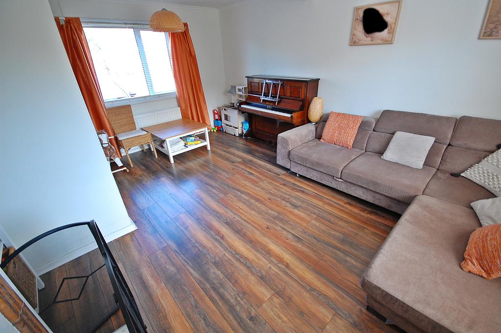 Caterhouse Road, Framwellgate Moor, Durham, DH1 3 bed semidetached