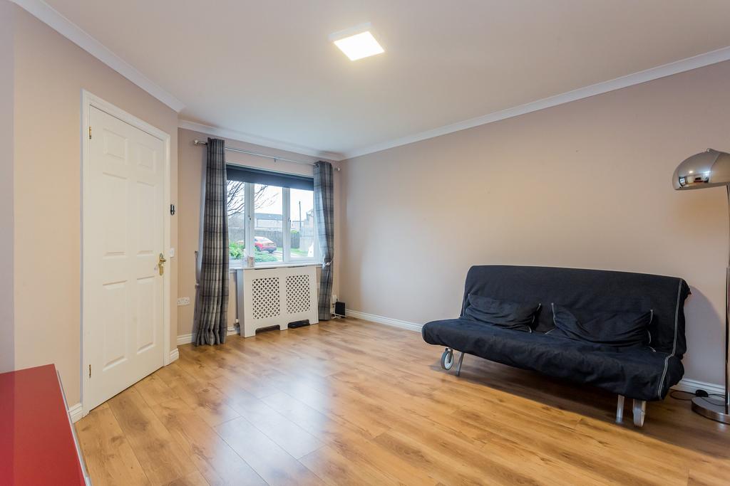 3D Ness Avenue, Johnstone, PA5 0PF 3 bed semidetached villa £149,995