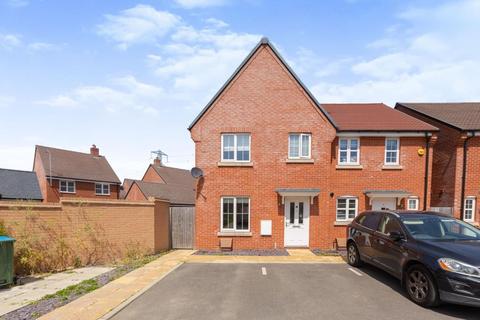 2 Apollo Close, Aylesbury, HP18 1AP