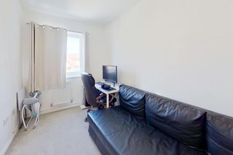 2 Apollo Close, Aylesbury, HP18 1AP