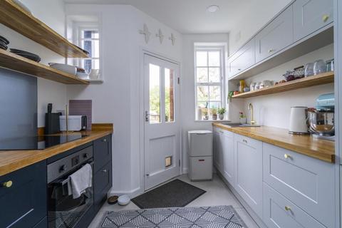 10 Meadvale Road, London, W5 1NP