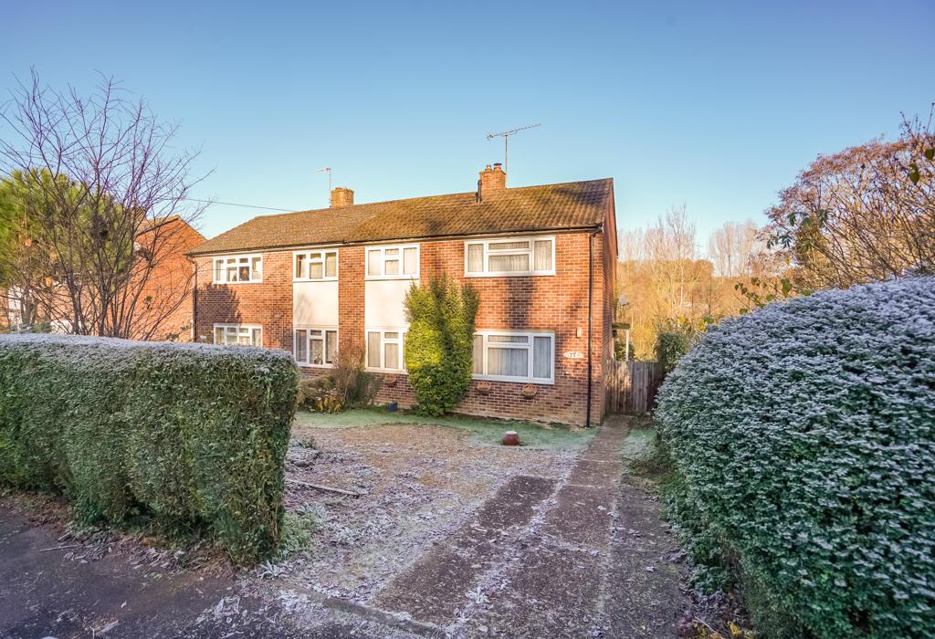 Cresswell Road, Chesham, Buckinghamshire 3 bed semidetached house for
