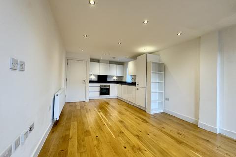 2 bedroom flat to rent, Finley Court, Fairfield Road, CM14