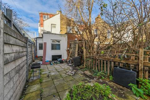73a Skeltons Lane, London, E10 5BT