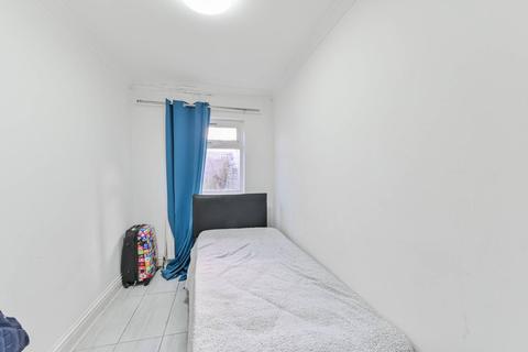 73a Skeltons Lane, London, E10 5BT