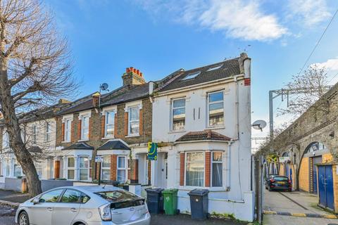 73a Skeltons Lane, London, E10 5BT