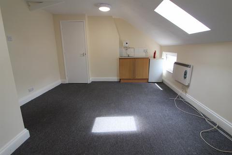 House share to rent, The Grove, Reading, RG1