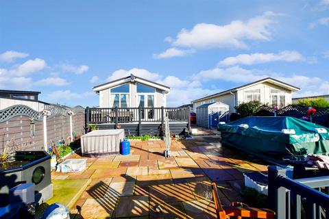 2 bedroom park home for sale - The Broadway, Minster On Sea, Sheerness, Kent