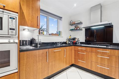 2 bedroom flat to rent, Strand Drive, Kew, Surrey